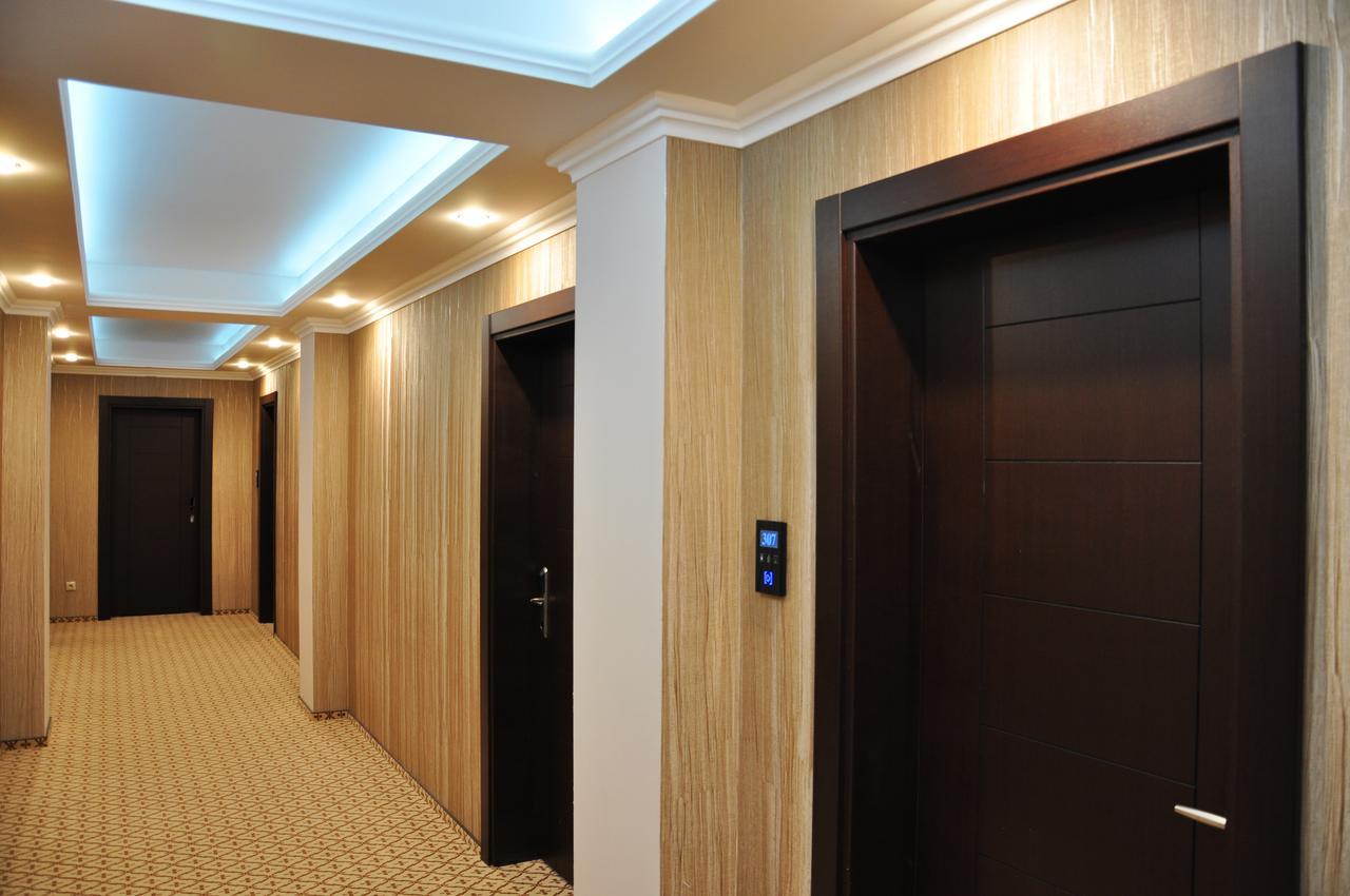 Grand Hotel غاغرا المظهر الخارجي الصورة