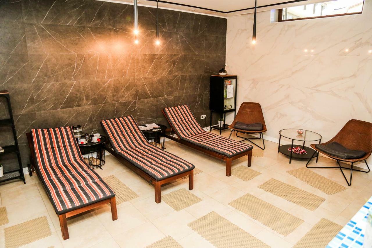 Grand Hotel غاغرا المظهر الخارجي الصورة