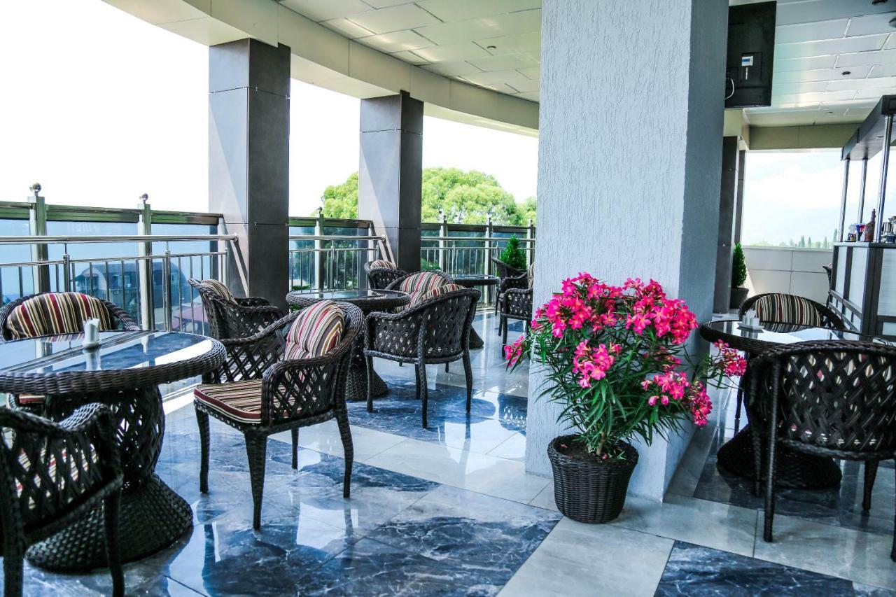 Grand Hotel غاغرا المظهر الخارجي الصورة