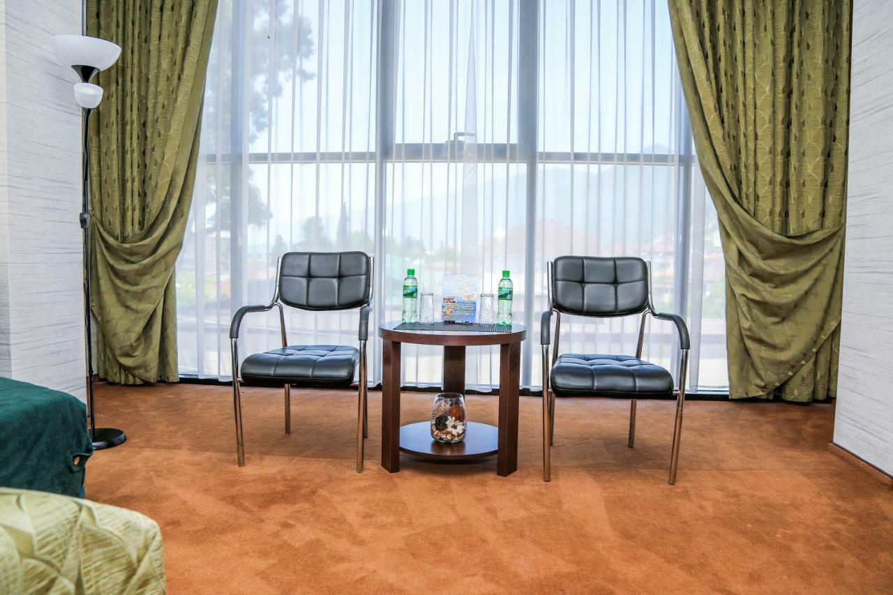 Grand Hotel غاغرا المظهر الخارجي الصورة