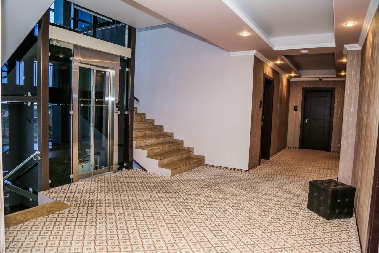Grand Hotel غاغرا المظهر الخارجي الصورة