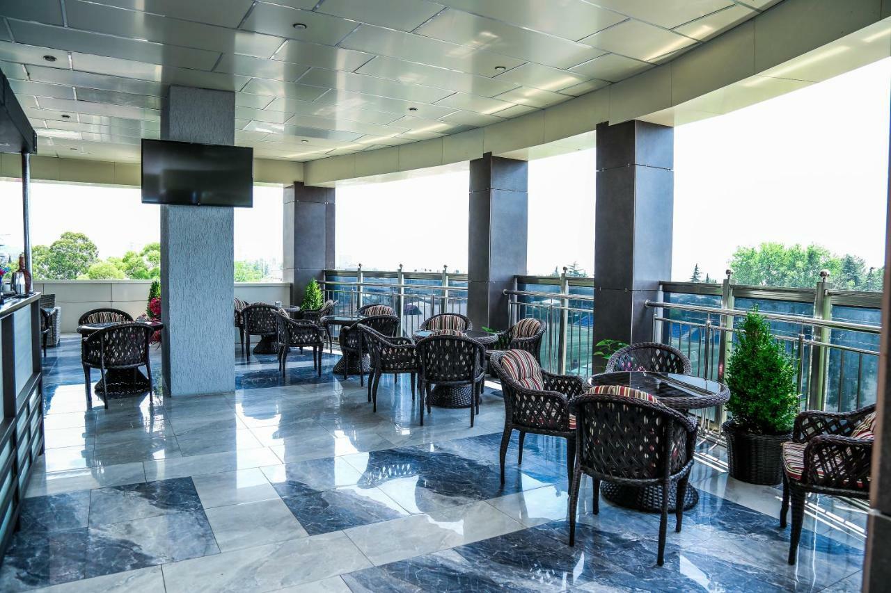 Grand Hotel غاغرا المظهر الخارجي الصورة