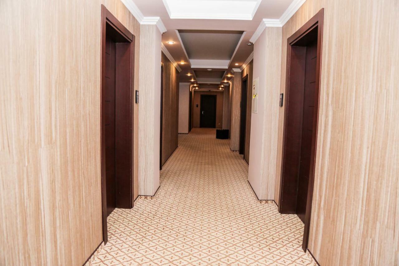 Grand Hotel غاغرا المظهر الخارجي الصورة